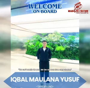 Jadi Waiter di Kapal Pesiar-Bukan Cuma Butuh Cepat, Tapi Juga Sigap & Elegan!